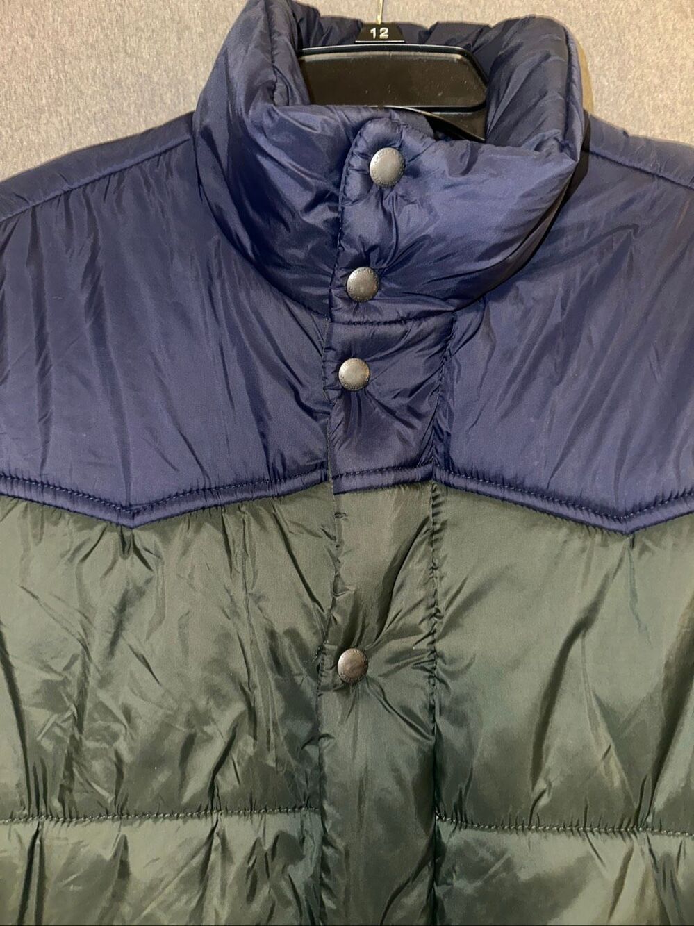 American Eagle Outfitters Men's Green & Navy Blue Colorblock Puffer Vest Size Me - Picture 3 of 6